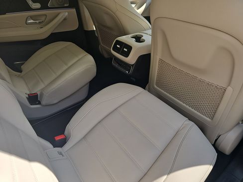 New 2026 Mercedes-Benz GLS 450 4MATIC image 11