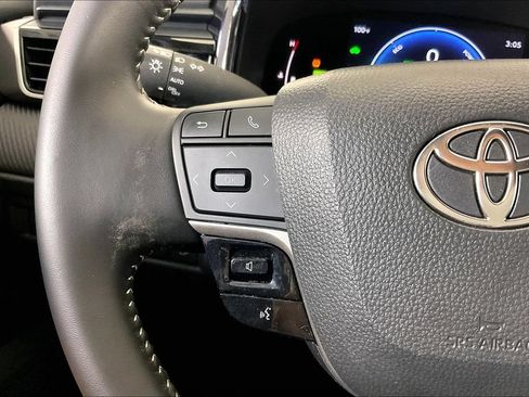 Used 2025 Toyota Camry SE w/ Multimedia Upgrade Package FWD image 23