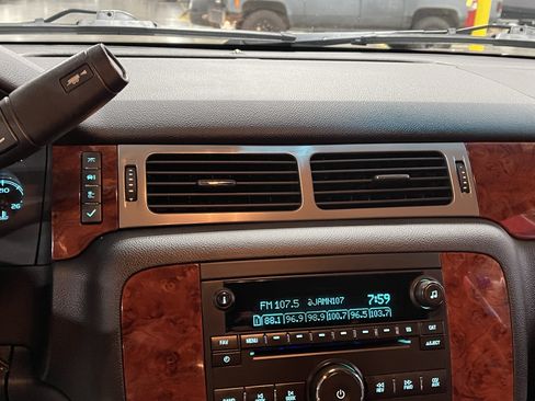 Used 2011 Chevrolet Suburban LT AWD/4WD image 23