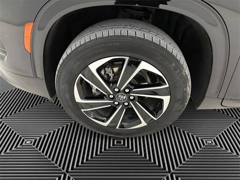 Certified 2025 Buick Enclave Sport Touring image 9