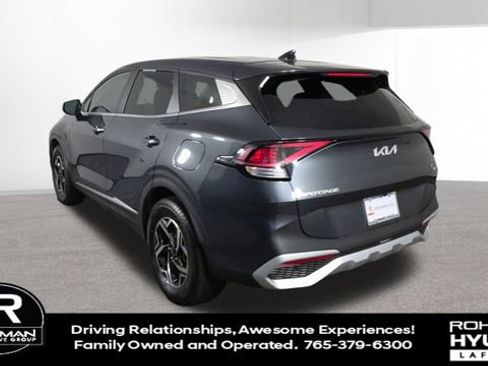 Used 2023 Kia Sportage LX image 8