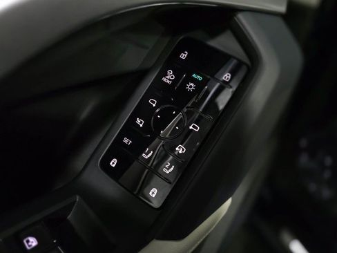 Used 2025 Audi Q5 Prestige image 35