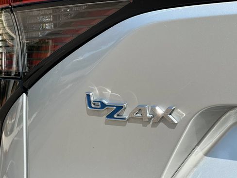 Certified 2023 Toyota bZ4X AWD image 18