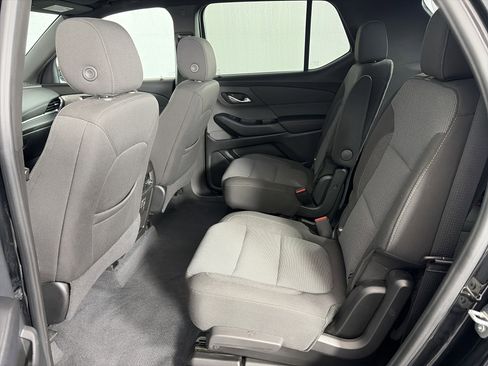 Used 2023 Chevrolet Traverse LT image 7