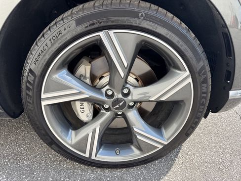 Used 2025 Genesis GV80 2.5T Prestige image 9