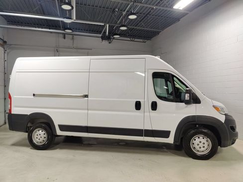 Used 2023 RAM ProMaster 2500 FWD image 4