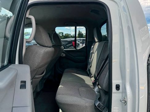 Used 2021 Nissan Frontier SV AWD/4WD image 19