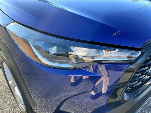 Used 2023 Toyota Corolla Cross LE image 33