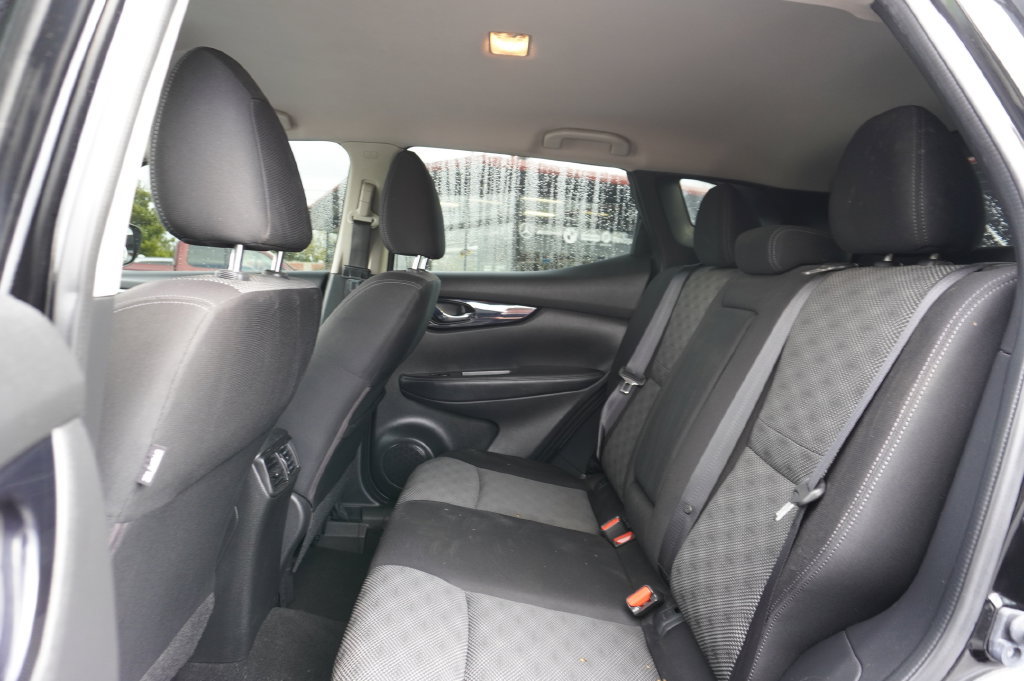Used 2017 Nissan Rogue Sport SV AWD/4WD image 24
