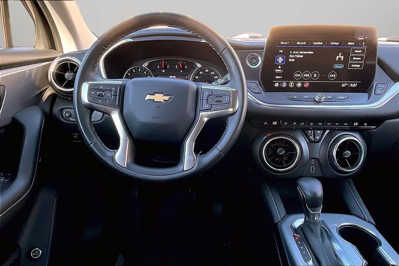 Used 2025 Chevrolet Blazer LT w/ Midnight/Sport Edition FWD image 11