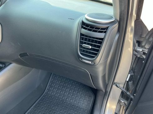 Used 2016 Kia Soul FWD image 23