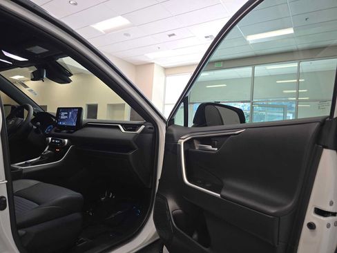 Certified 2023 Toyota RAV4 XSE AWD/4WD image 29