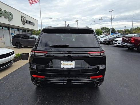 New 2025 Jeep Grand Cherokee Summit image 7