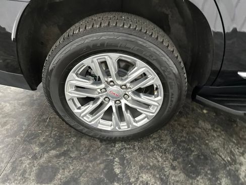 Used 2023 GMC Yukon SLT AWD/4WD image 5