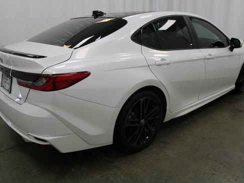 Used 2025 Toyota Camry XSE image 5