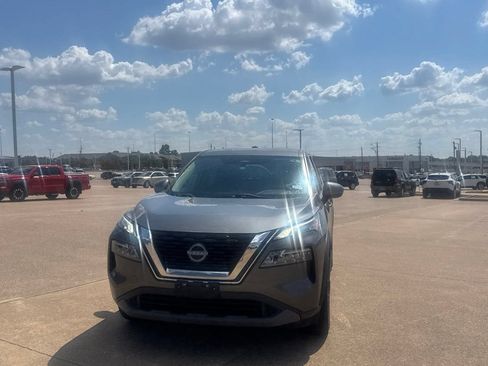 Used 2023 Nissan Rogue SV FWD image 6