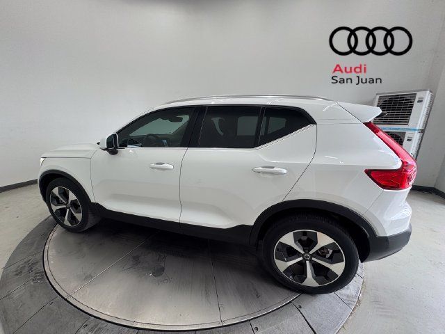 Used 2023 Volvo XC40 B5 Plus w/ Driver Assist Package AWD/4WD image 39