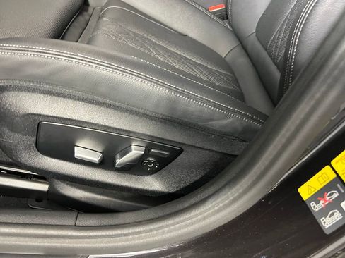 Used 2023 BMW 530e 530e iPerformance w/ M Sport Package image 23