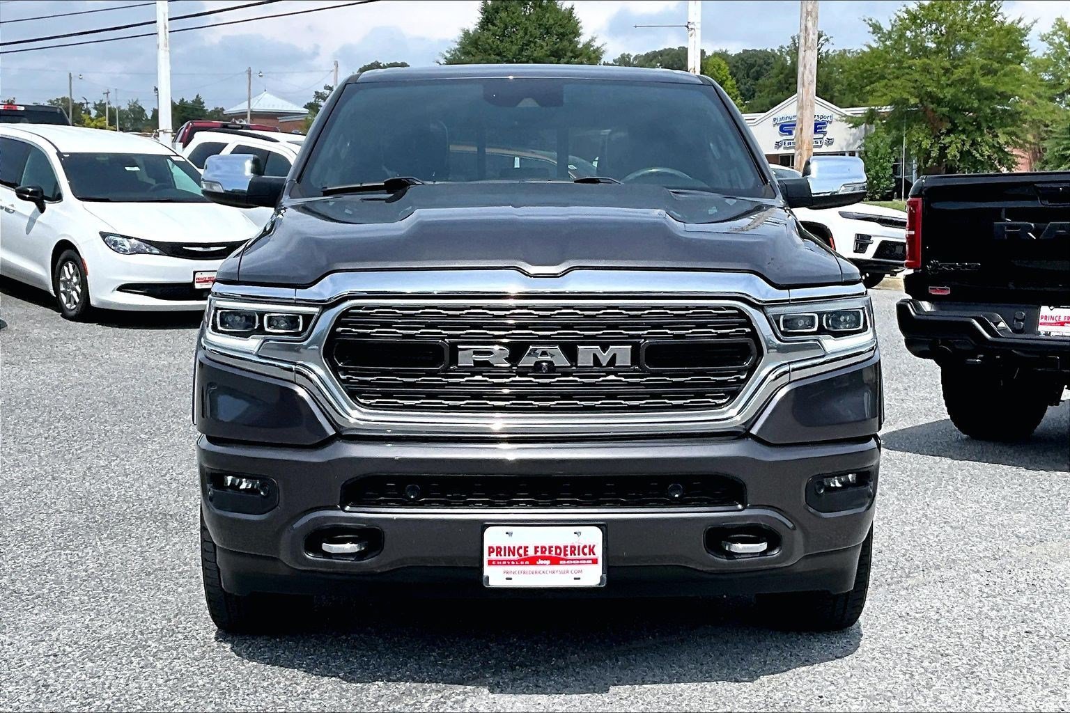 Used 2019 RAM 1500 Limited AWD/4WD image 2