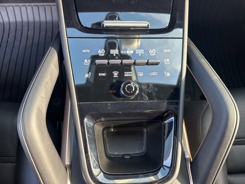 Used 2024 Porsche Cayenne Turbo GT image 40