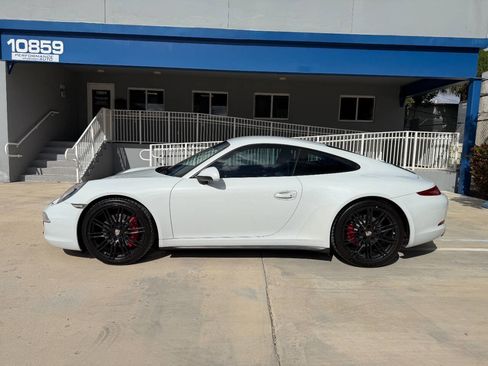 Used 2015 Porsche 911 Carrera 4S image 2