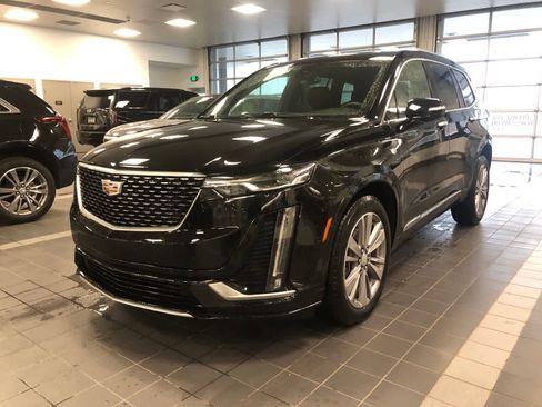 Used 2025 Cadillac XT6 Premium Luxury AWD/4WD image 1