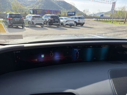 Used 2024 Lincoln Nautilus Reserve image 17