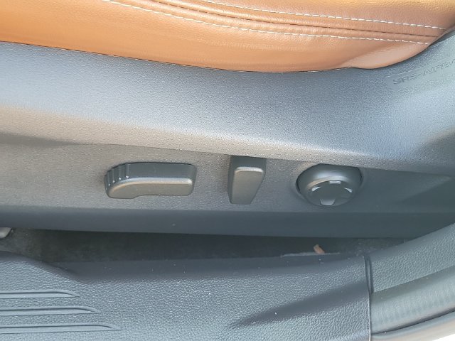 Used 2025 Subaru Outback Touring AWD/4WD image 7