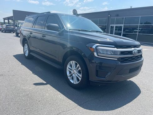 Used 2024 Ford Expedition Max XLT AWD/4WD image 2
