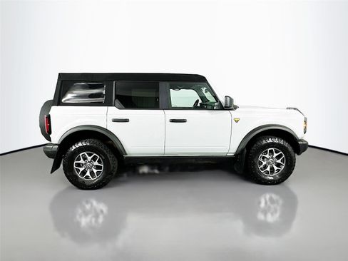 Used 2023 Ford Bronco Badlands image 8