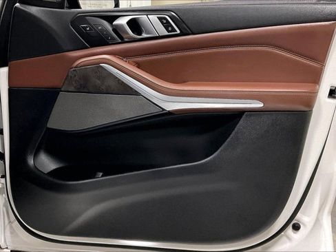 Used 2020 BMW X5 xDrive40i w/ M Sport Package image 24