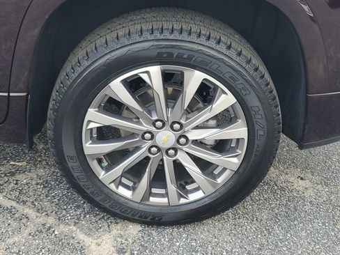 Used 2023 Chevrolet Traverse Premier w/ LPO, Cargo Package FWD image 33
