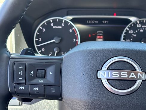 Used 2025 Nissan Rogue SV FWD image 19