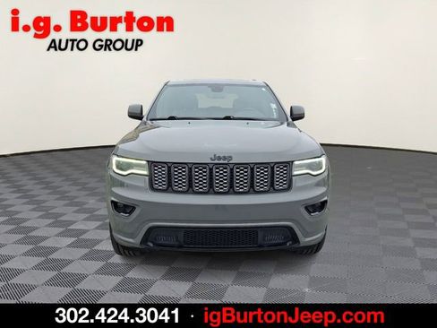 Used 2020 Jeep Grand Cherokee Altitude image 2