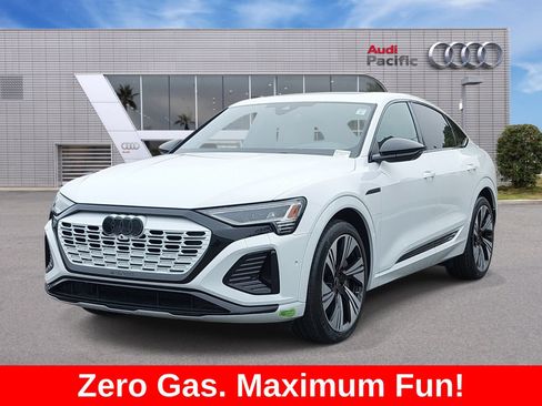 Used 2024 Audi Q8 e-tron Prestige w/ Prestige Package AWD/4WD image 1