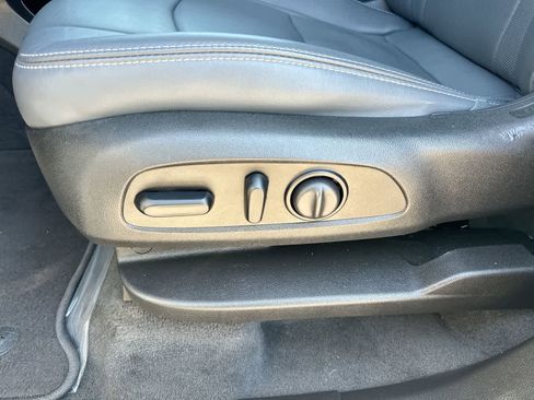 Used 2020 Buick Enclave Essence w/ Sound and Sites Package image 22