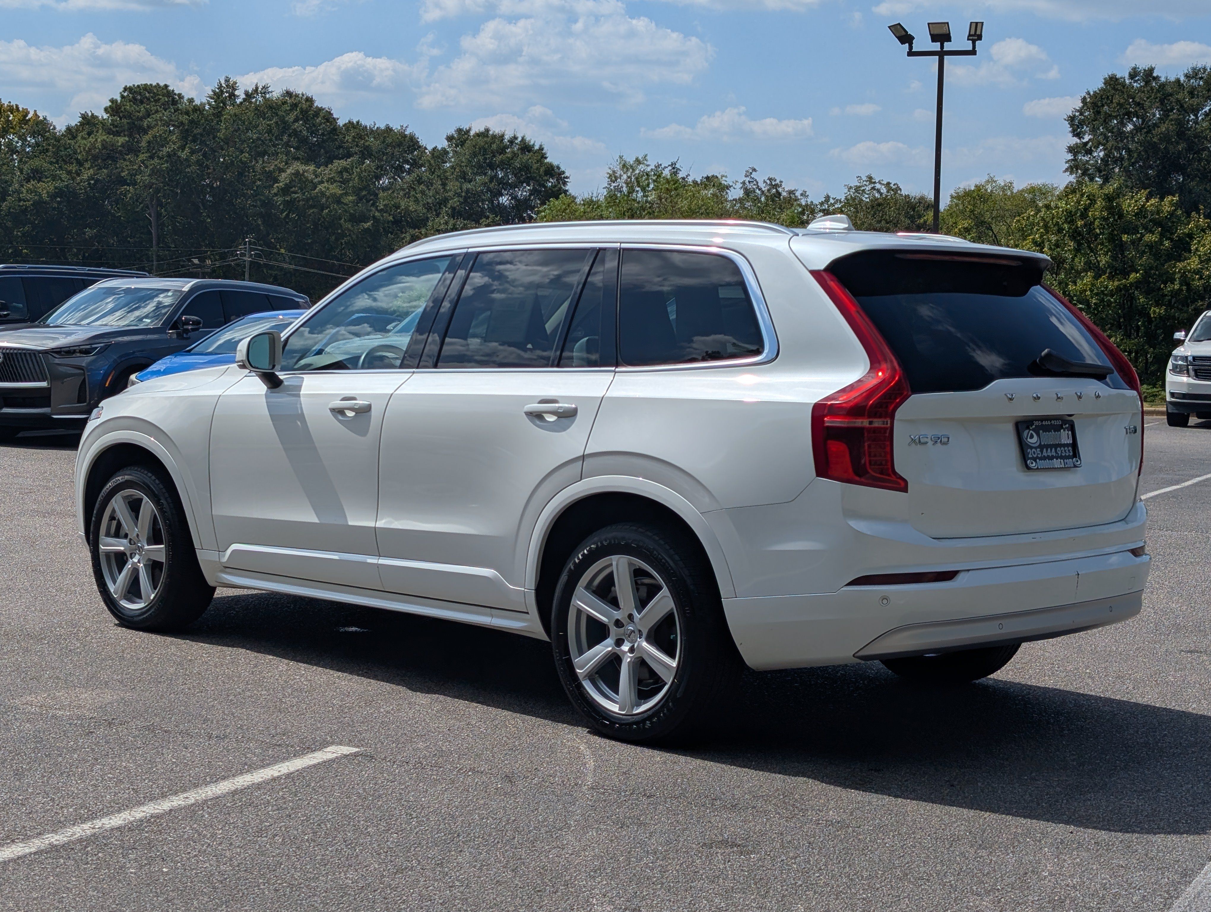 Used 2022 Volvo XC90 T5 Momentum AWD/4WD image 7