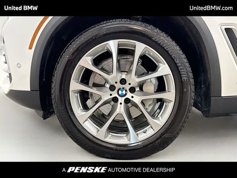 Used 2023 BMW X5 xDrive40i w/ Parking Assistance Package image 2
