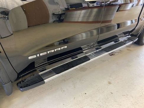 New 2026 GMC Sierra 1500 SLT image 17