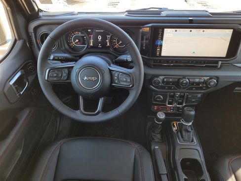 New 2025 Jeep Gladiator Rubicon w/ Convenience Group AWD/4WD image 12