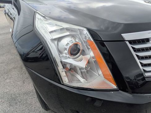 Used 2016 Cadillac SRX Luxury w/ Driver Awareness Package image 9