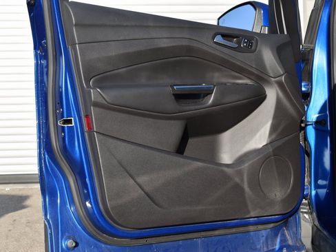 Certified 2017 Ford Escape Titanium image 9