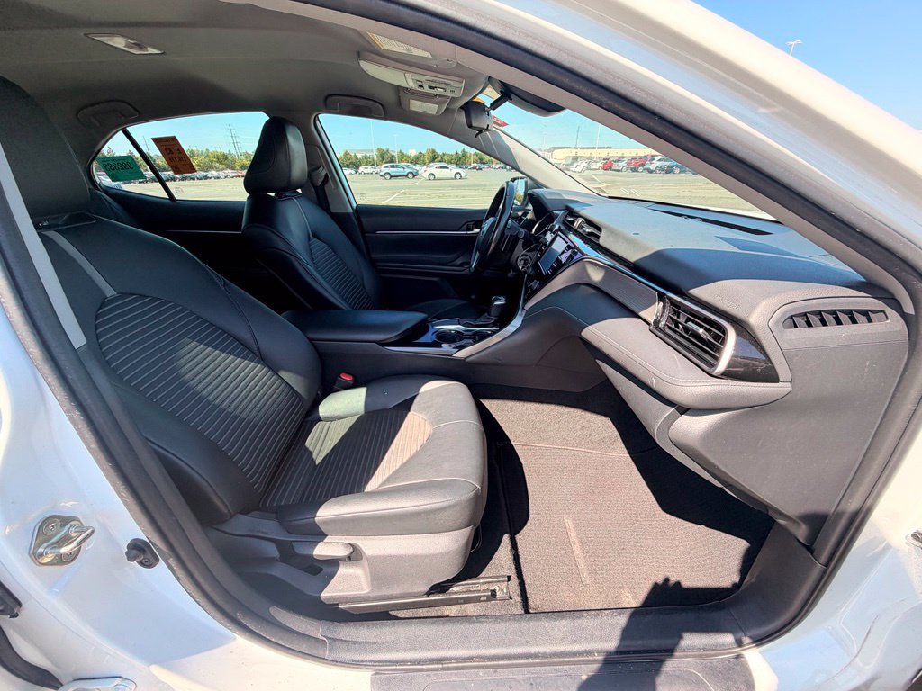 Used 2020 Toyota Camry SE FWD image 6