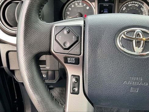 Used 2018 Toyota Tacoma SR5 image 18
