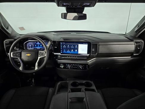 Used 2023 Chevrolet Silverado 1500 LT AWD/4WD image 25