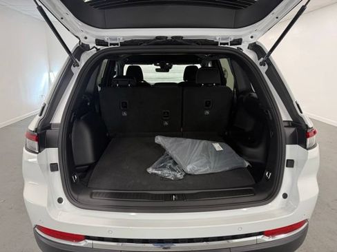 New 2026 Jeep Grand Cherokee Laredo w/ Trailer Tow Package RWD image 8