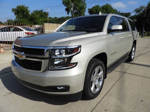 Used 2015 Chevrolet Suburban LT AWD/4WD image 4