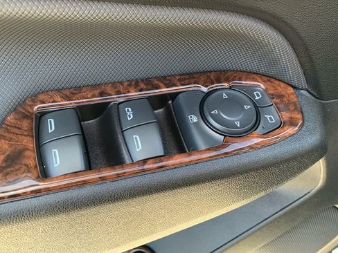 Used 2022 Chevrolet Equinox RS w/ RS Leather Package image 27