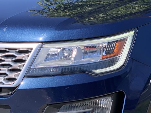 Used 2017 Ford Explorer Platinum AWD/4WD image 6