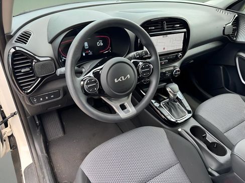 Used 2023 Kia Soul S FWD image 21